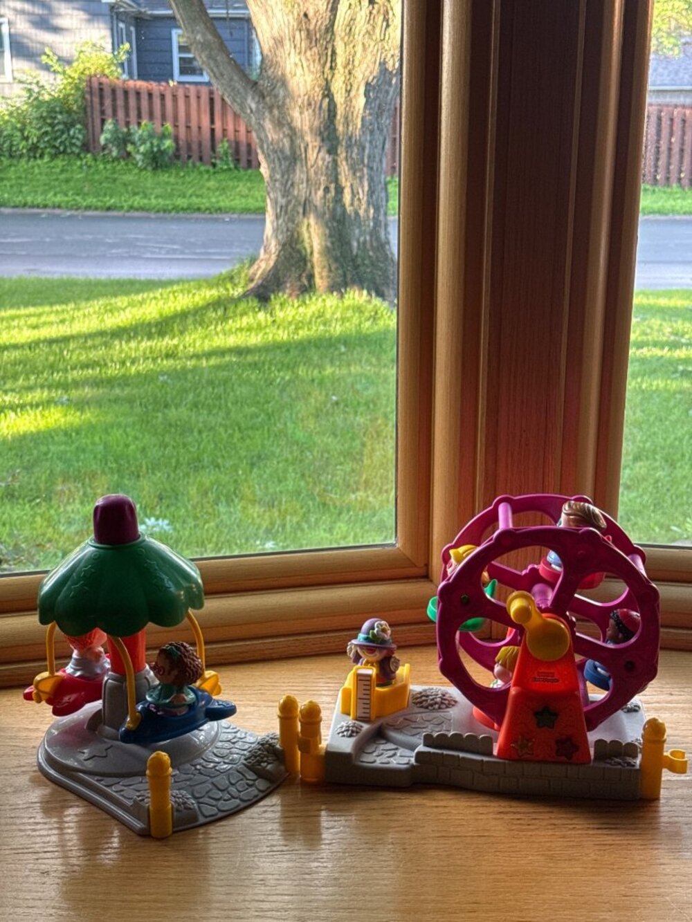 Fisher Price Little People Carnival Circus Ferris Wheel Spin Rocket 7 Figures